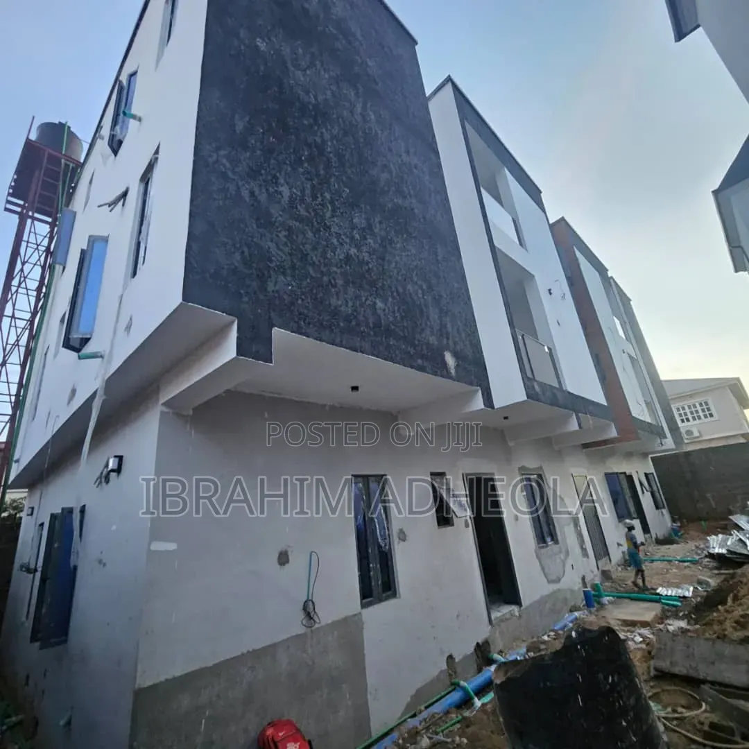 3bdrm Apartment in Magodo Gra Phase 2 for sale in GRA Phase 2 Shangisha