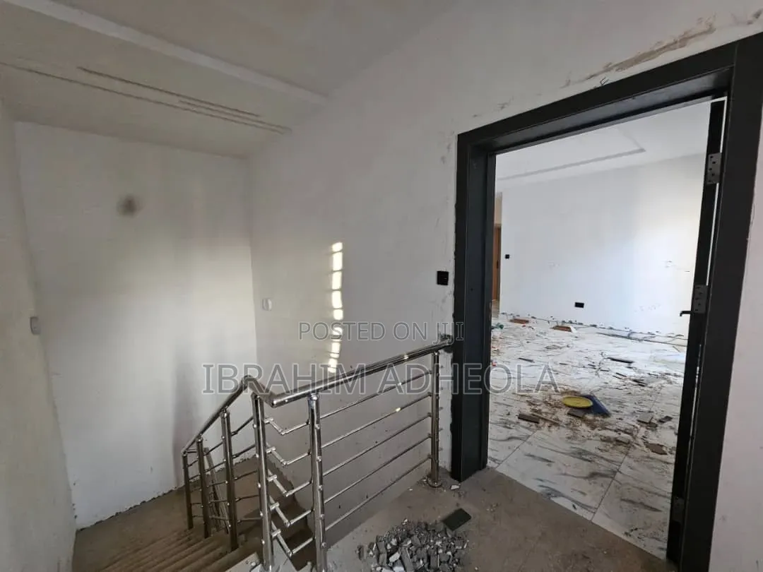 3bdrm Apartment in Magodo Gra Phase 2 for sale in GRA Phase 2 Shangisha