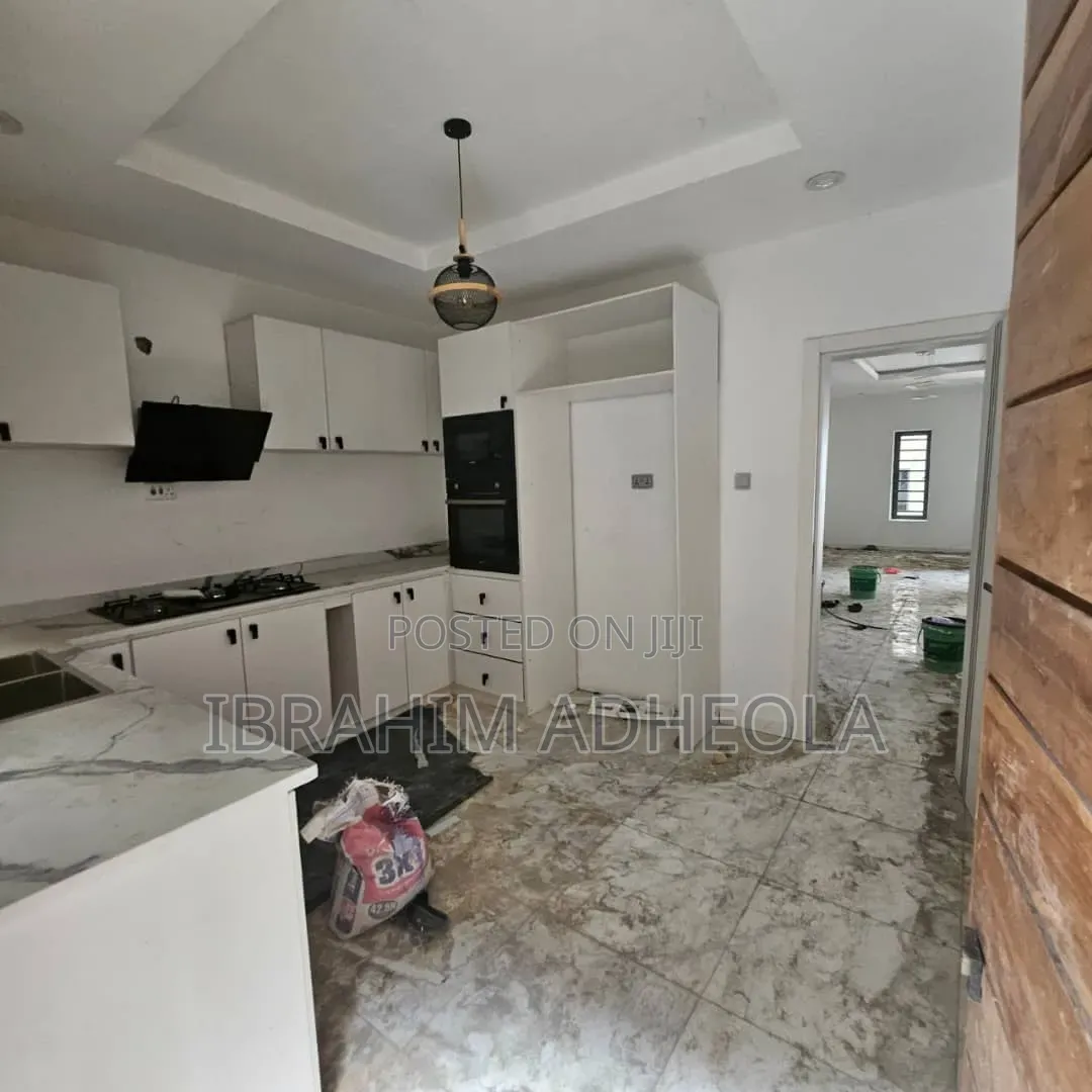 5bdrm Duplex in Magodo Phase 2 for sale in GRA Phase 2 Shangisha