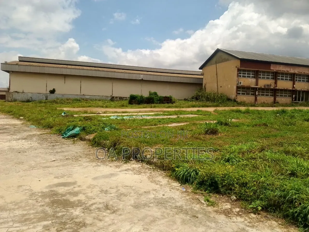 3 Bays of 3900sqm Warehouse to Let at Olodo, Ibadan. /SQM in Lagelu