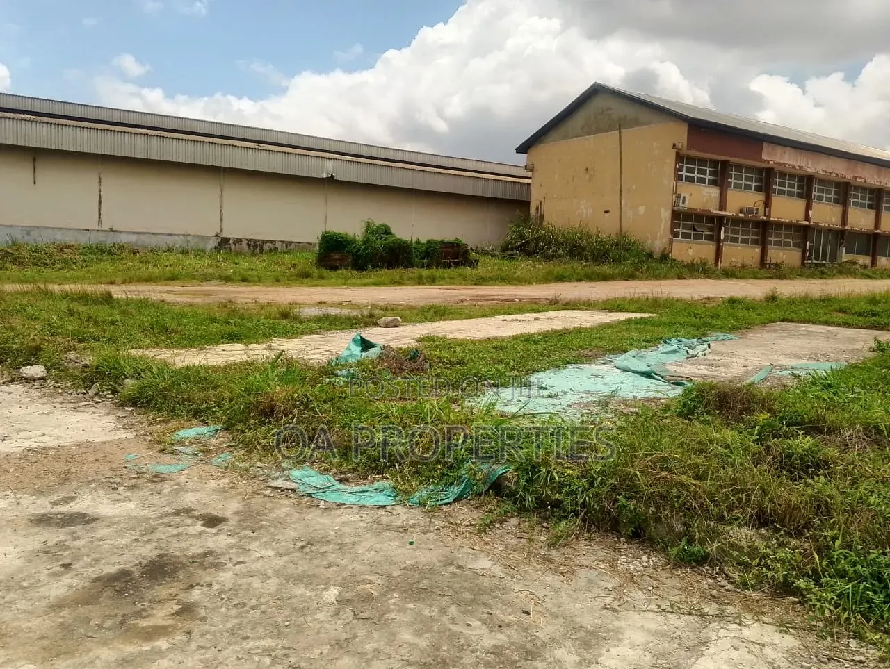 3 Bays of 3900sqm Warehouse to Let at Olodo, Ibadan. /SQM in Lagelu