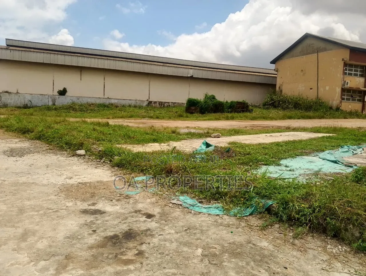 3 Bays of 3900sqm Warehouse to Let at Olodo, Ibadan. /SQM in Lagelu
