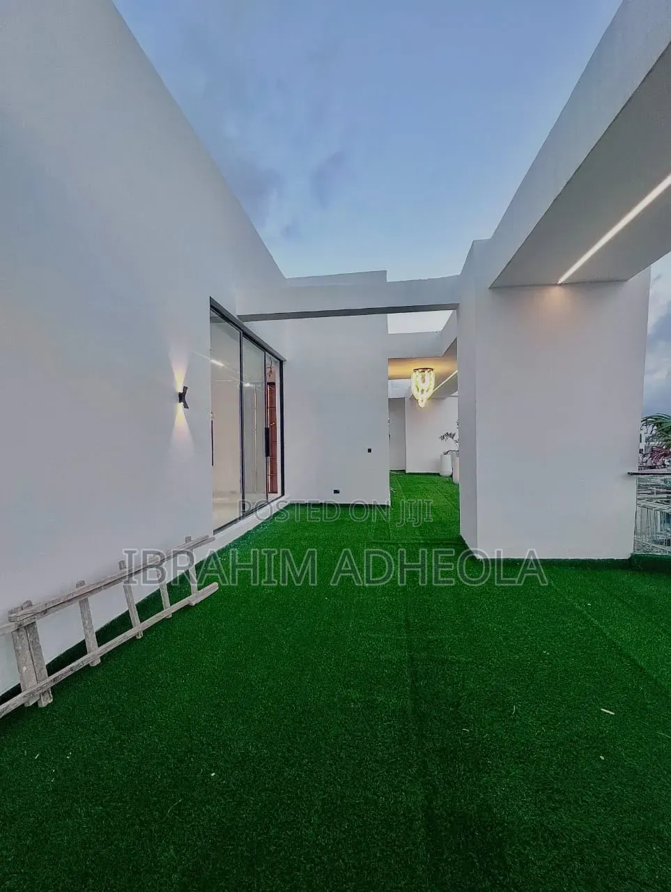 5bdrm Duplex in Osapa London for sale in Osapa london