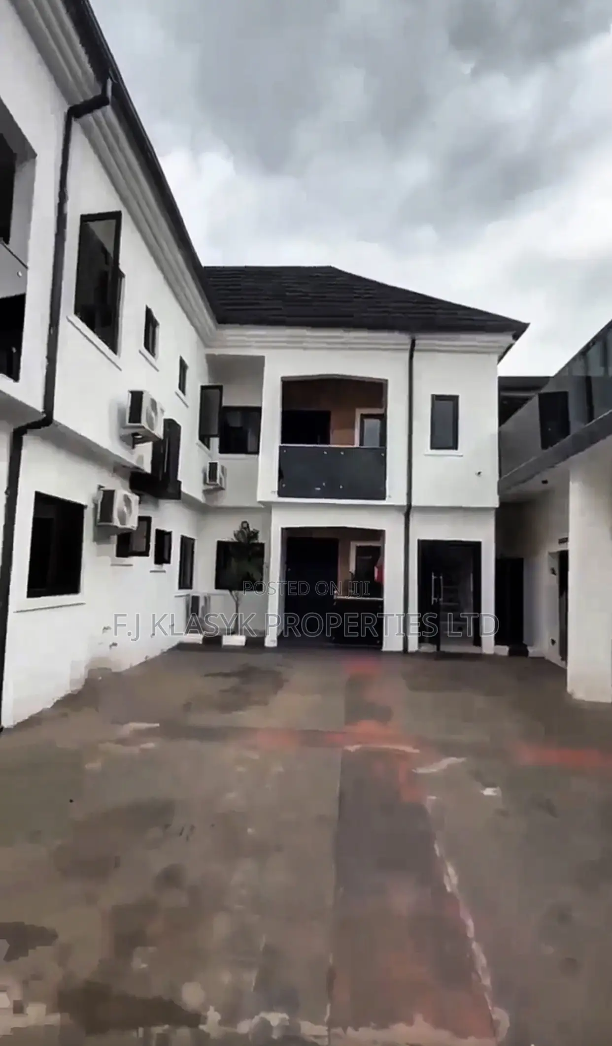 Furnished 18bdrm Apartment in Benin City for sale in Benin City