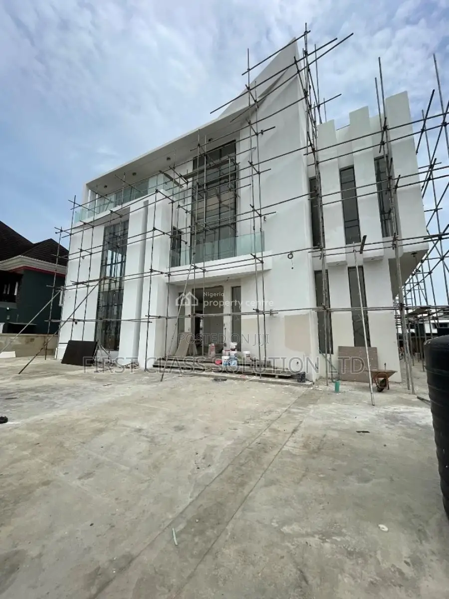 5bdrm Mansion in Pinnock Beach Estate, Osapa london for sale in Osapa london
