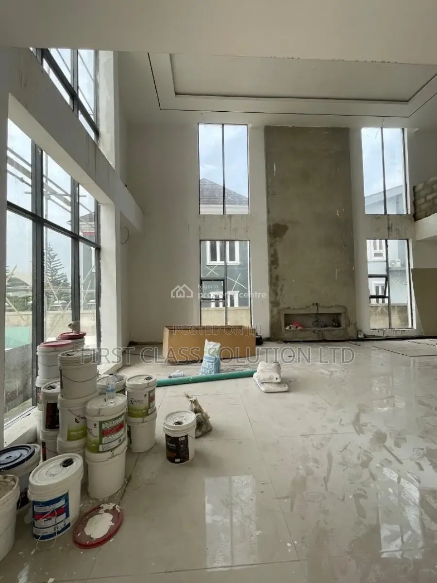 5bdrm Mansion in Pinnock Beach Estate, Osapa london for sale in Osapa london