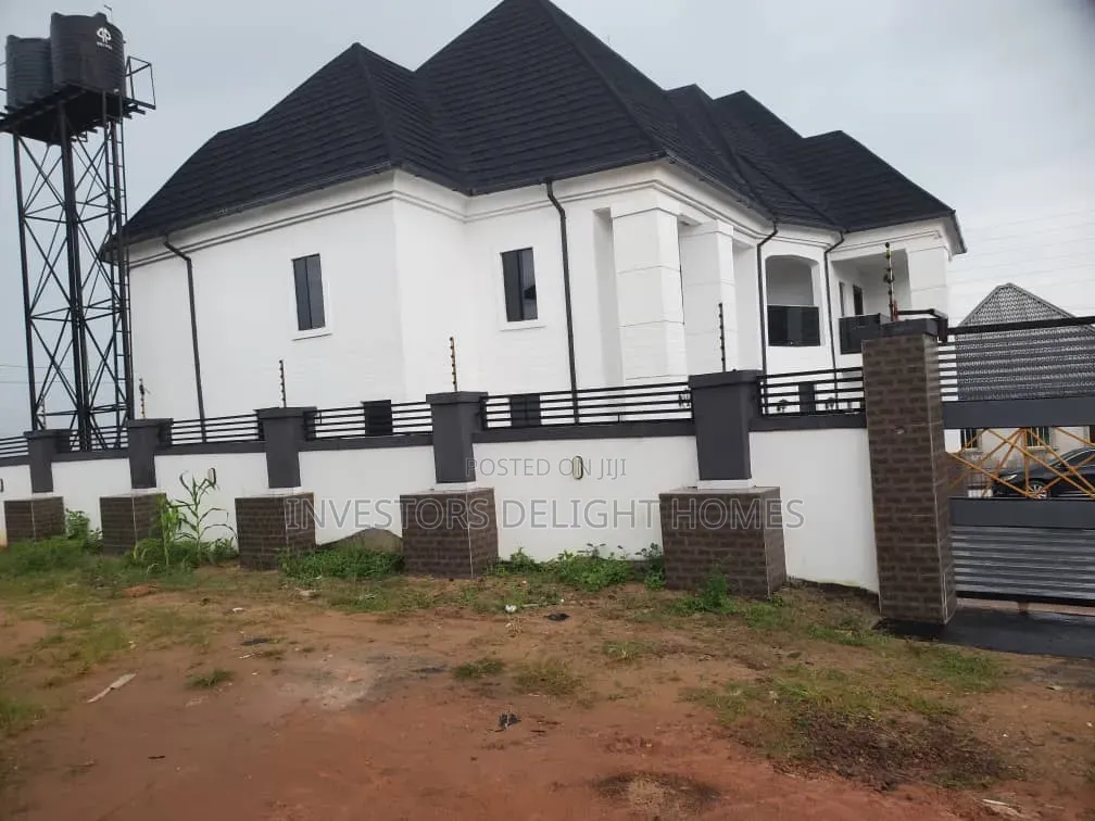 7bdrm Duplex in Oshimili North for sale in Oshimili North