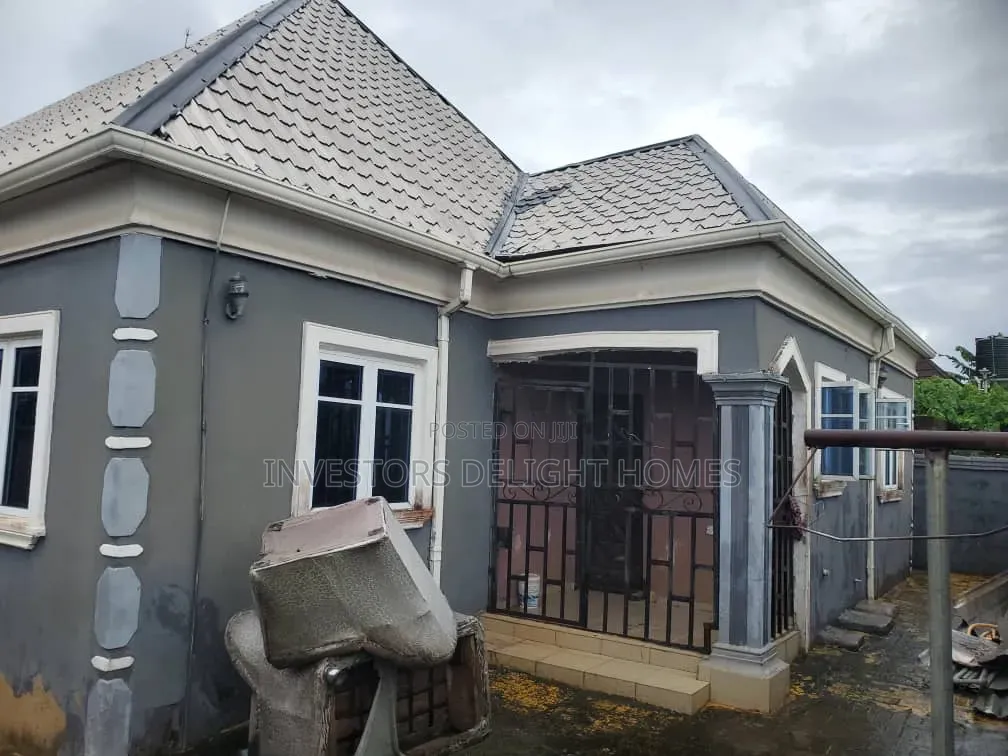 3bdrm Bungalow in Oshimili North for sale in Oshimili North