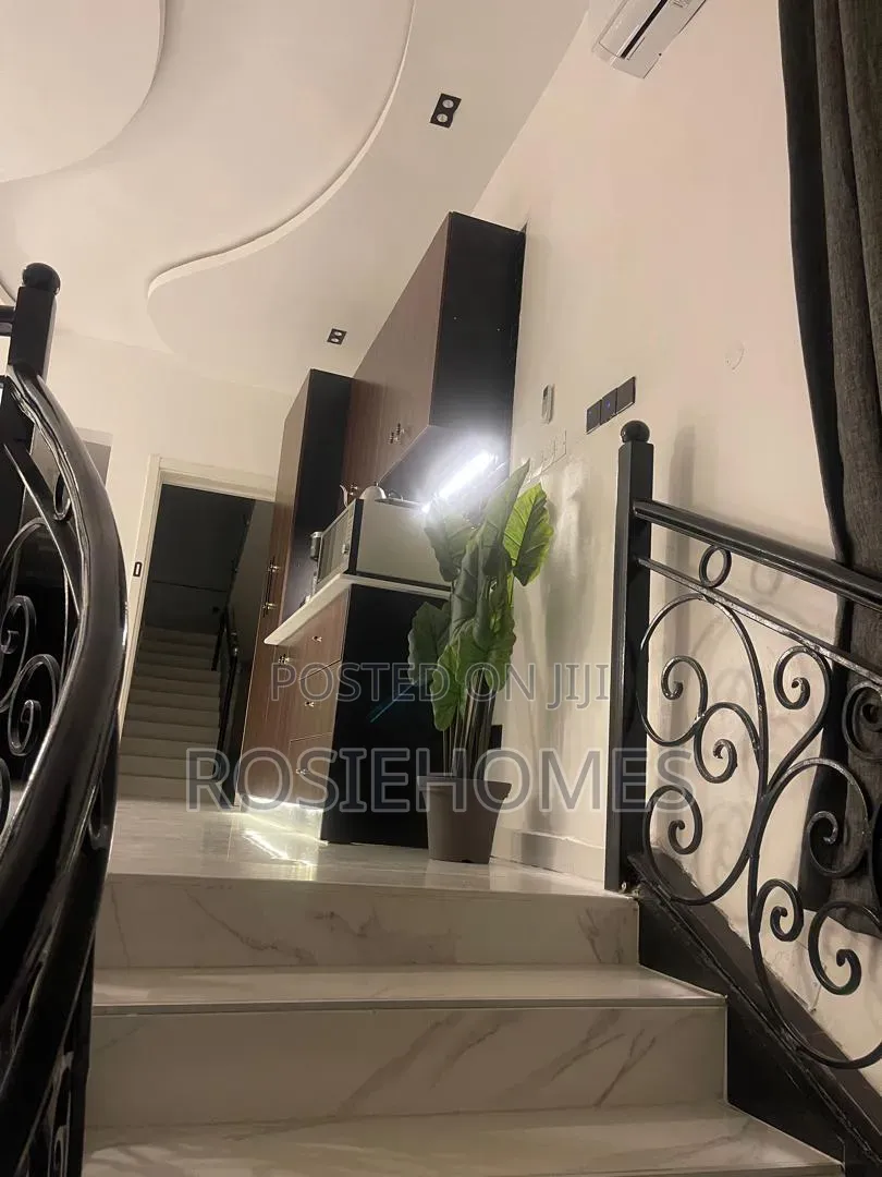 Luxury 5Bedroom Duplex
A Experience: Private Weekend in Ikota
