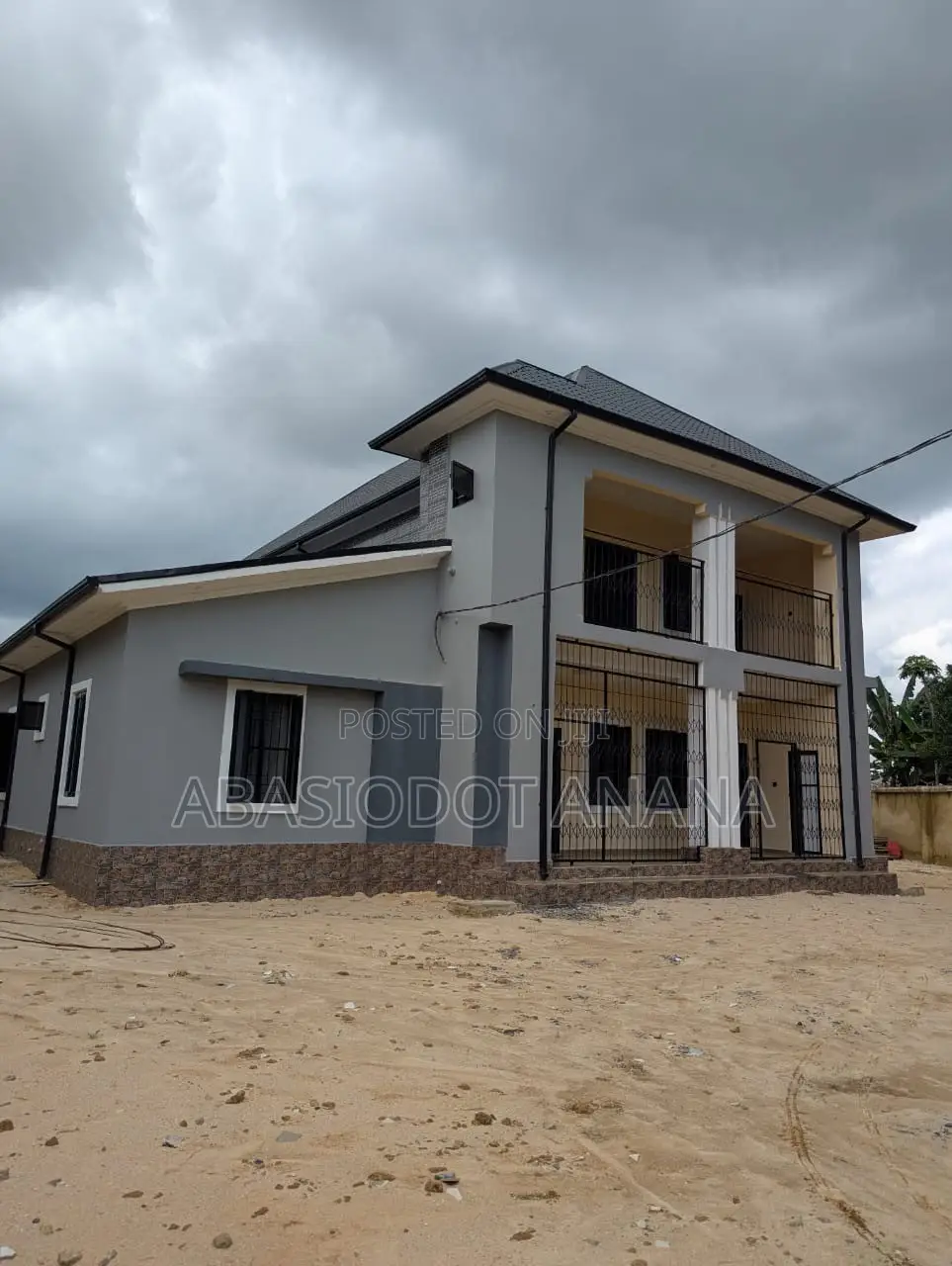4bdrm Duplex in Oron Road Akpasak, Uyo for sale in Uyo