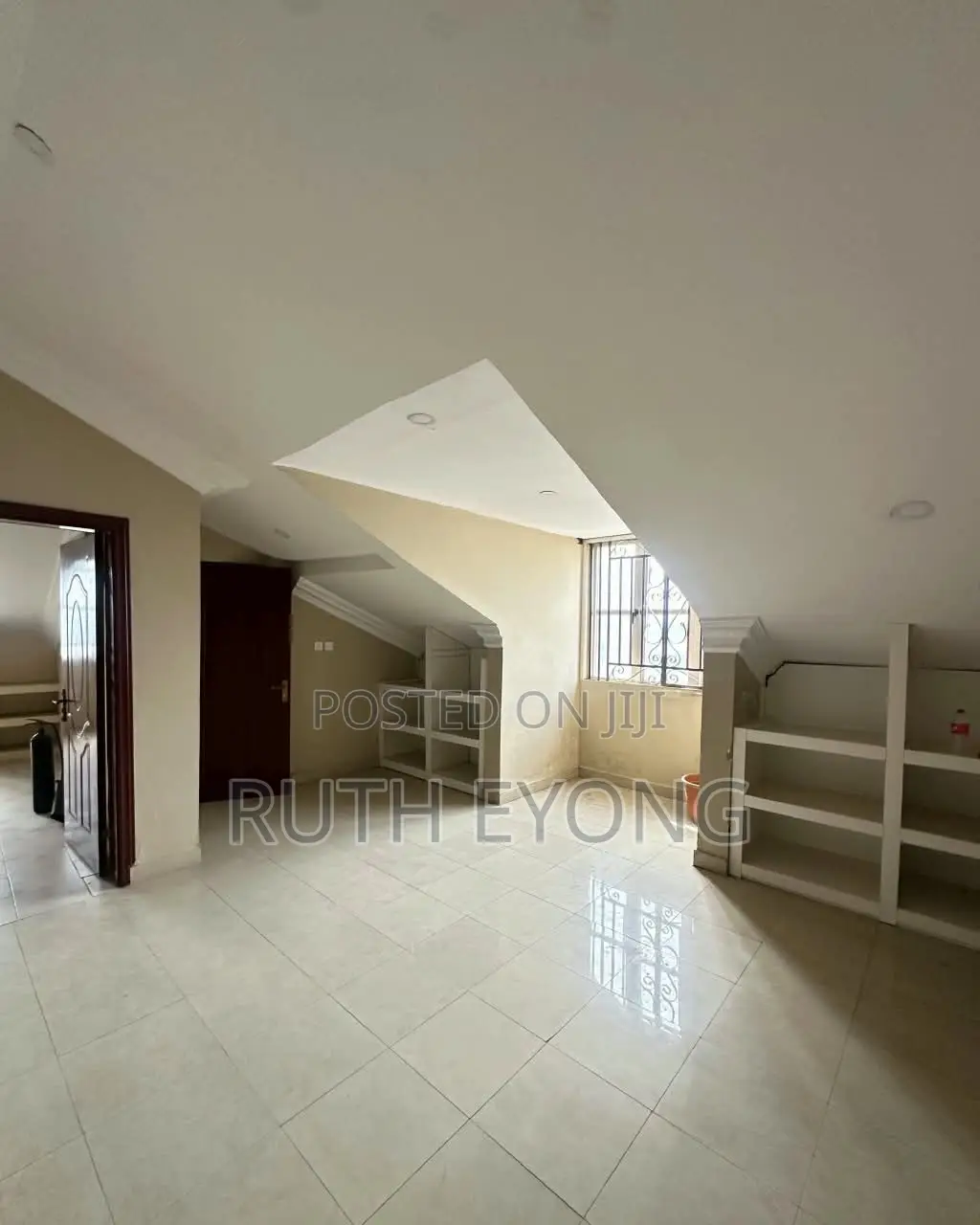 3bdrm Apartment in Off Babatunde, Lekki Phase 1 for sale in Lekki Phase 1