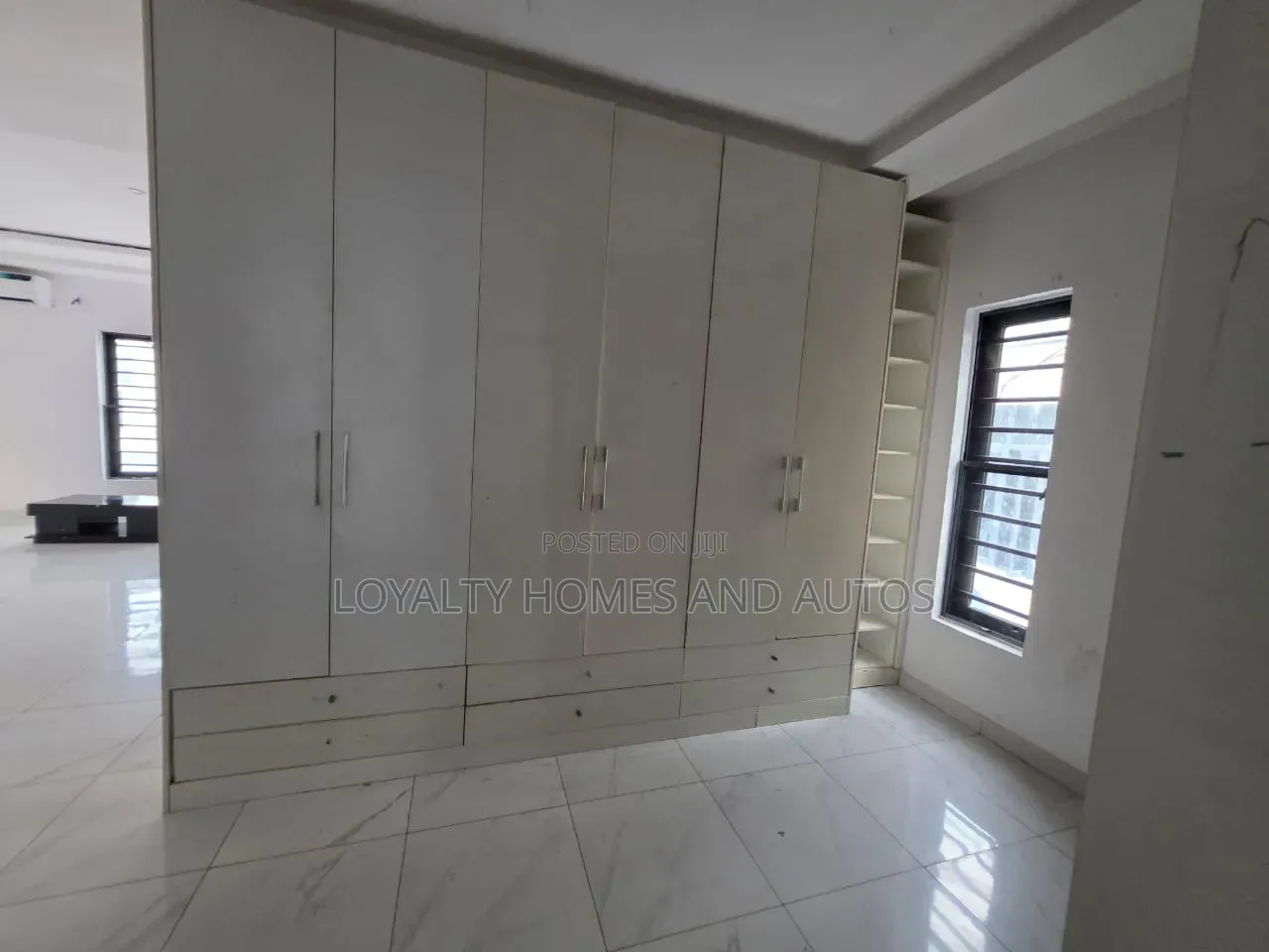 5bdrm Duplex in Osapa london for sale in Osapa london