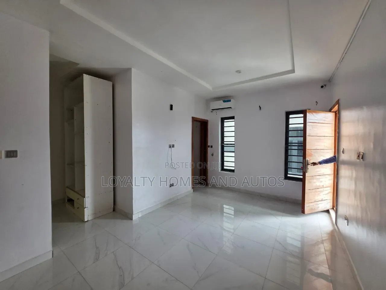 5bdrm Duplex in Osapa london for sale in Osapa london