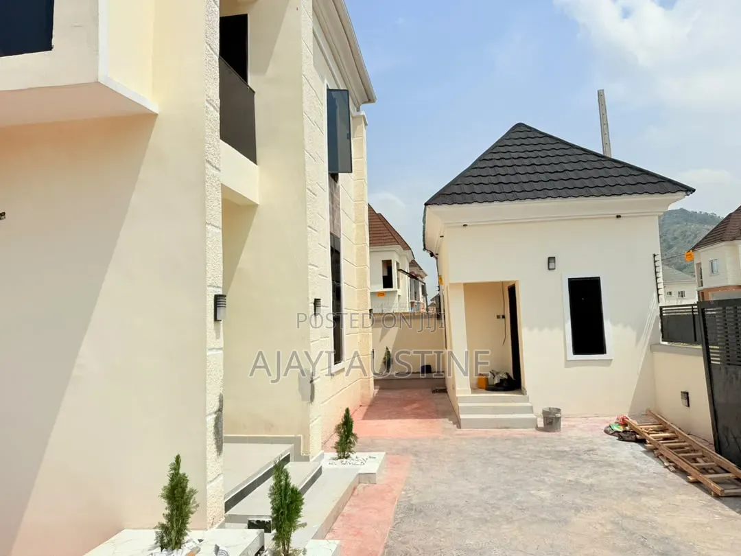 4bdrm Duplex in Justices Estate,, Life Camp for sale in Life Camp