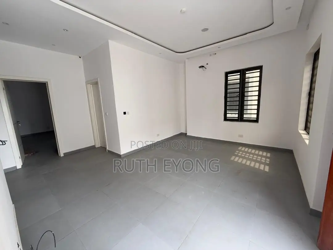 5bdrm Duplex in Off Freedom Way, Lekki Phase 1 for rent in Lekki Phase 1
