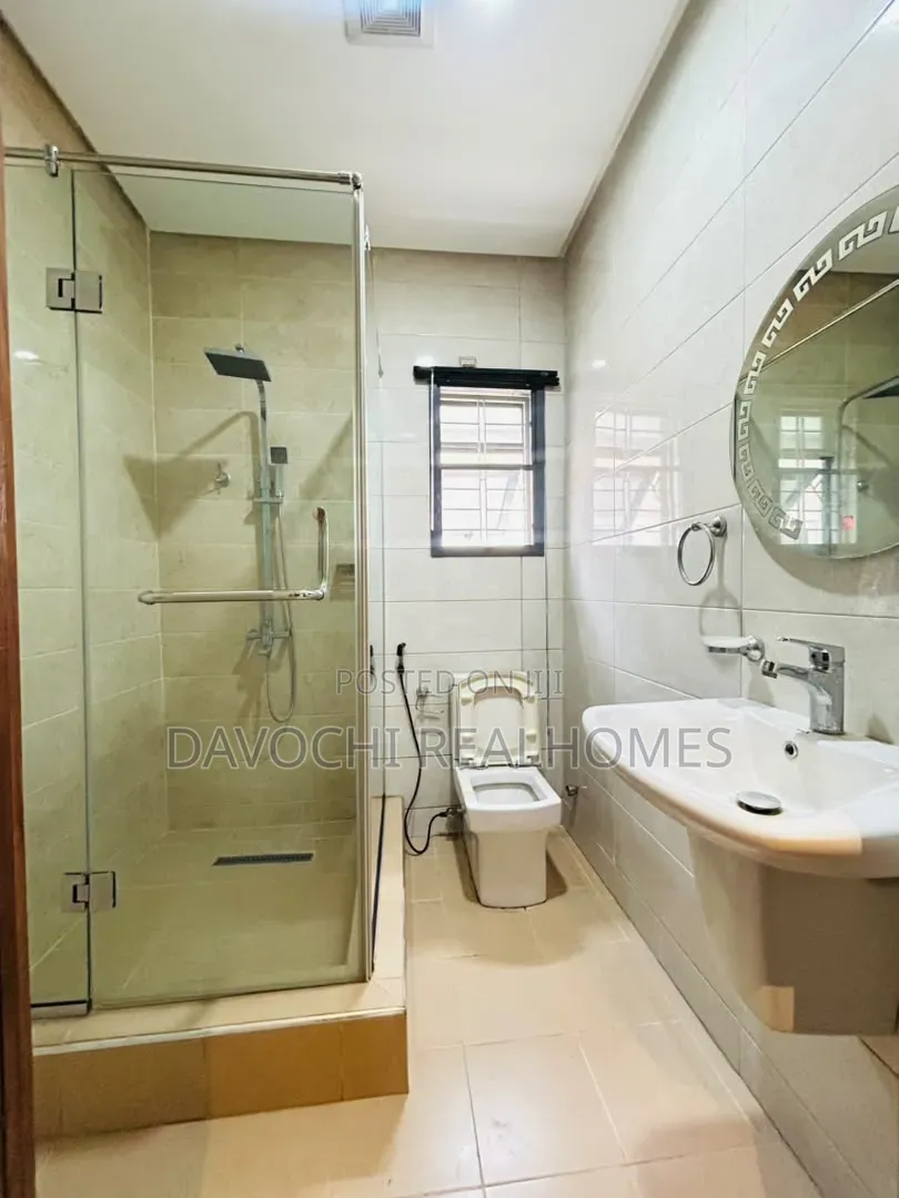5bdrm Duplex in Lekki Phase 1 for rent in Lekki Phase 1