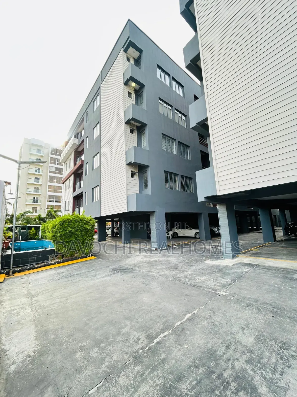 3bdrm Apartment in Adeola Odeku for rent in Adeola Odeku