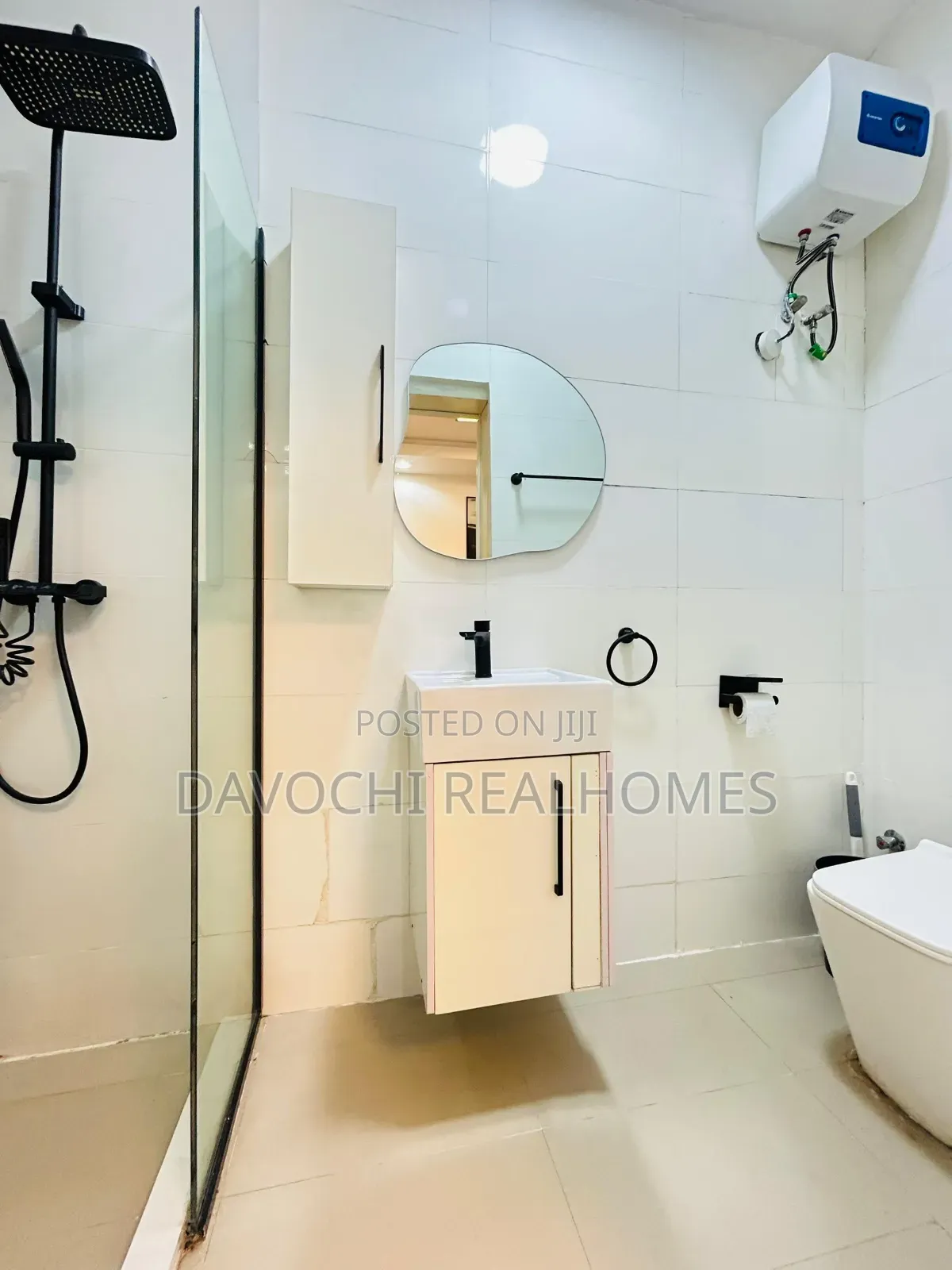 3bdrm Apartment in Adeola Odeku for rent in Adeola Odeku