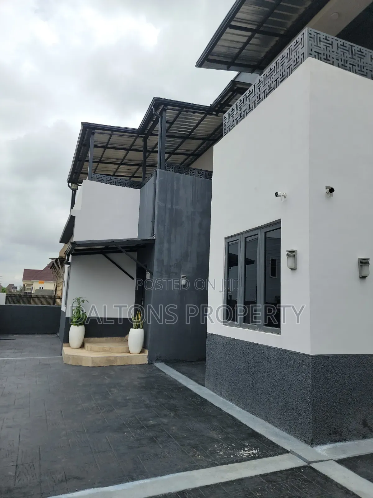 4bdrm Duplex in Vine Hill Estate, Sabon Lugbe for sale in Sabon Lugbe