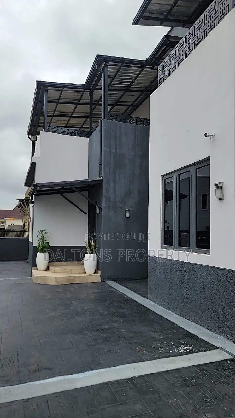 4bdrm Duplex in Vine Hill Estate, Sabon Lugbe for sale in Sabon Lugbe