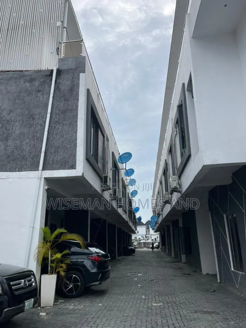 3bdrm Penthouse in Lekki County Homes, Ikota for sale in Ikota