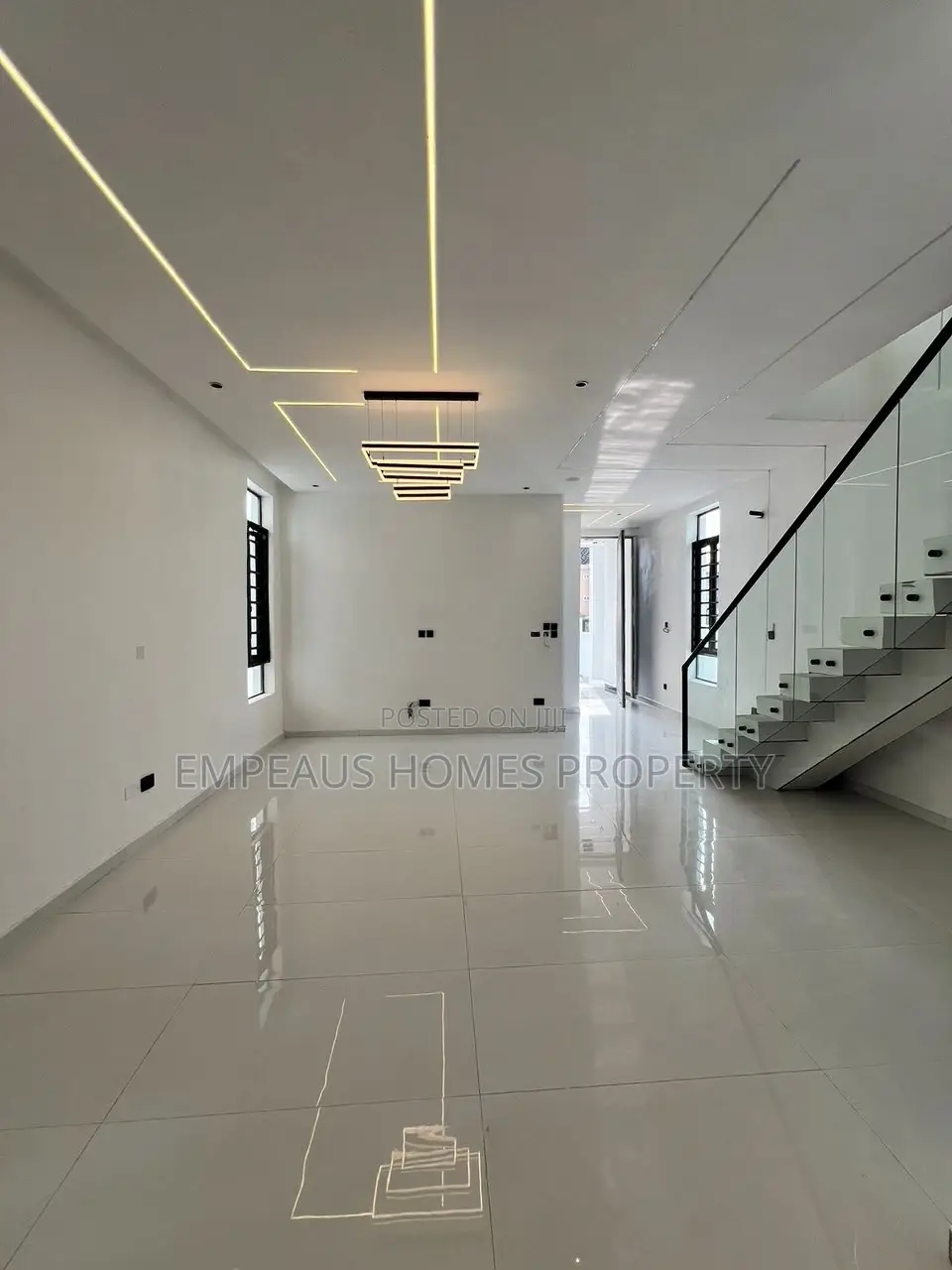 4bdrm Duplex in Ikota for sale in Ikota