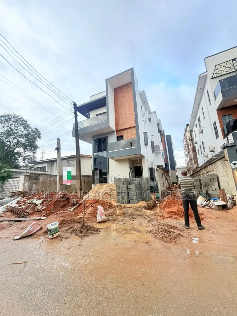 5bdrm Duplex in Adeniyi Jones for sale in Adeniyi Jones