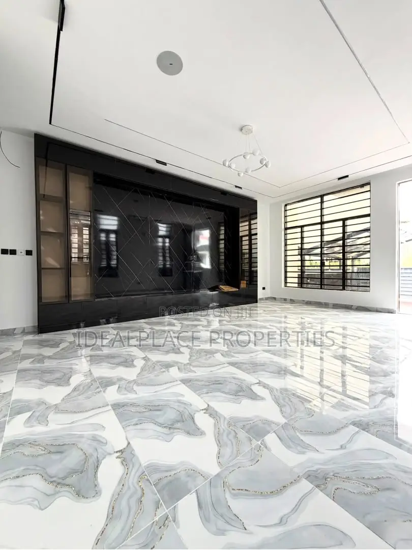 4bdrm Duplex in Lekki for sale in Lekki
