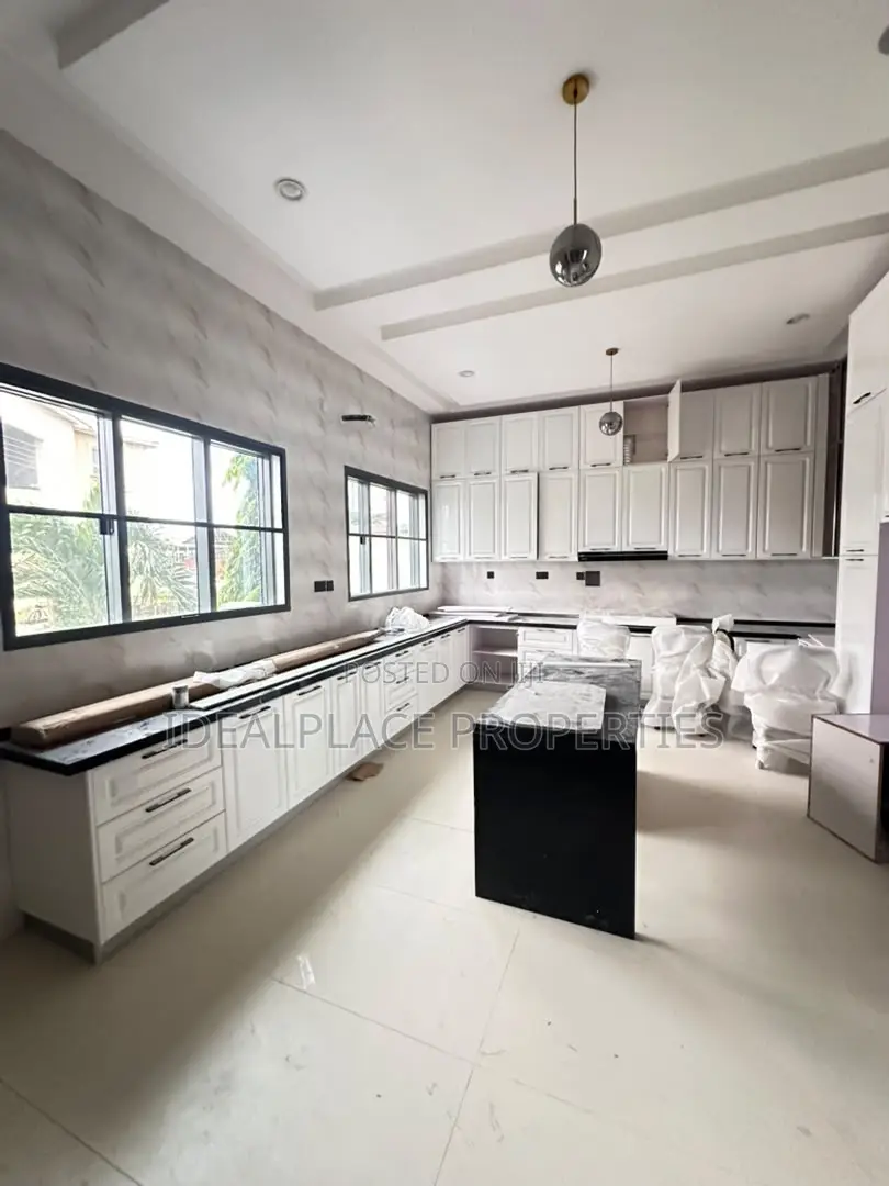 5bdrm Duplex in Lekki for sale in Lekki