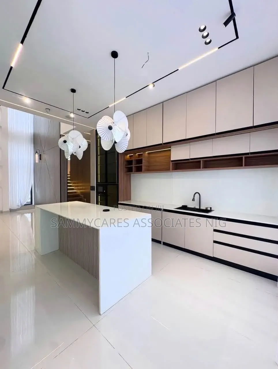 Furnished 6bdrm Duplex in Osapa london for sale in Osapa london