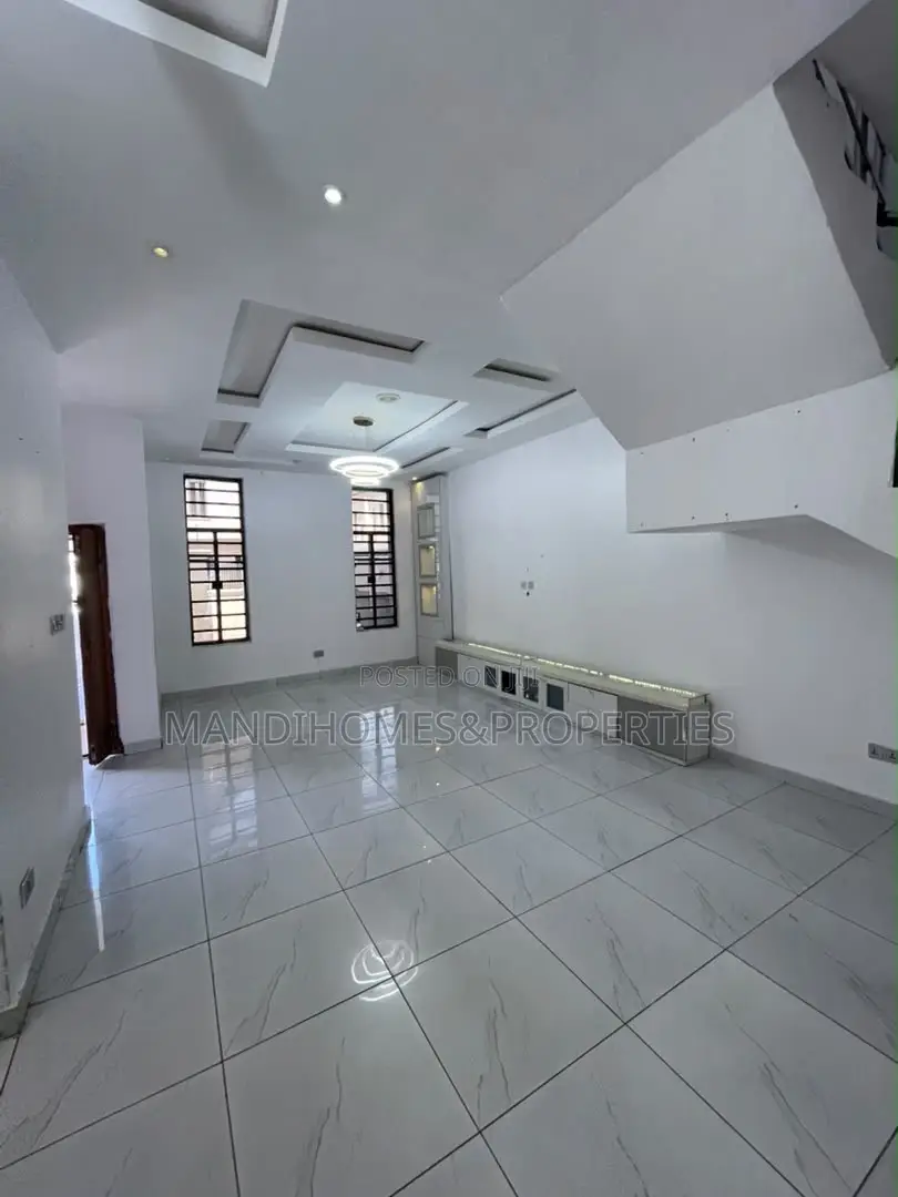 4bdrm Duplex in Lekki for sale in Lekki