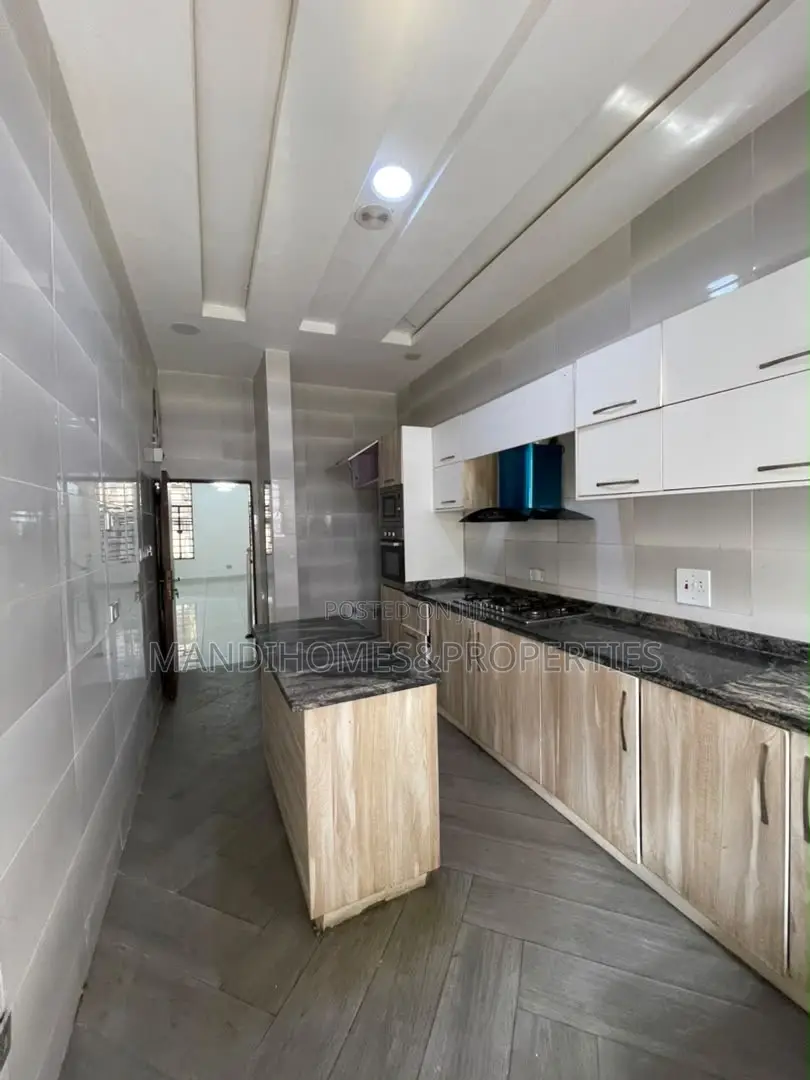 4bdrm Duplex in Lekki for sale in Lekki