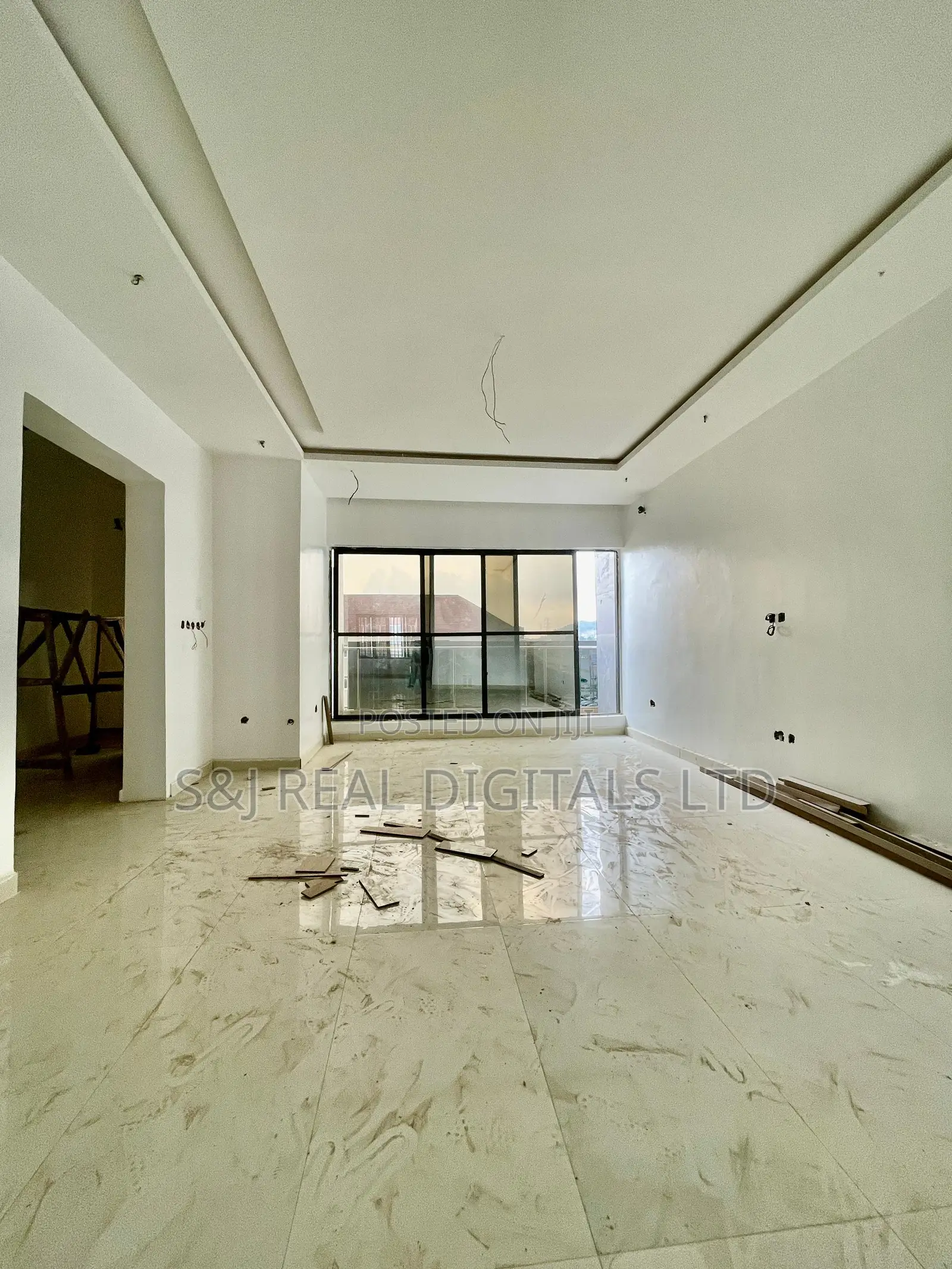 Solidly Built Commercial Plaza in Dawaki