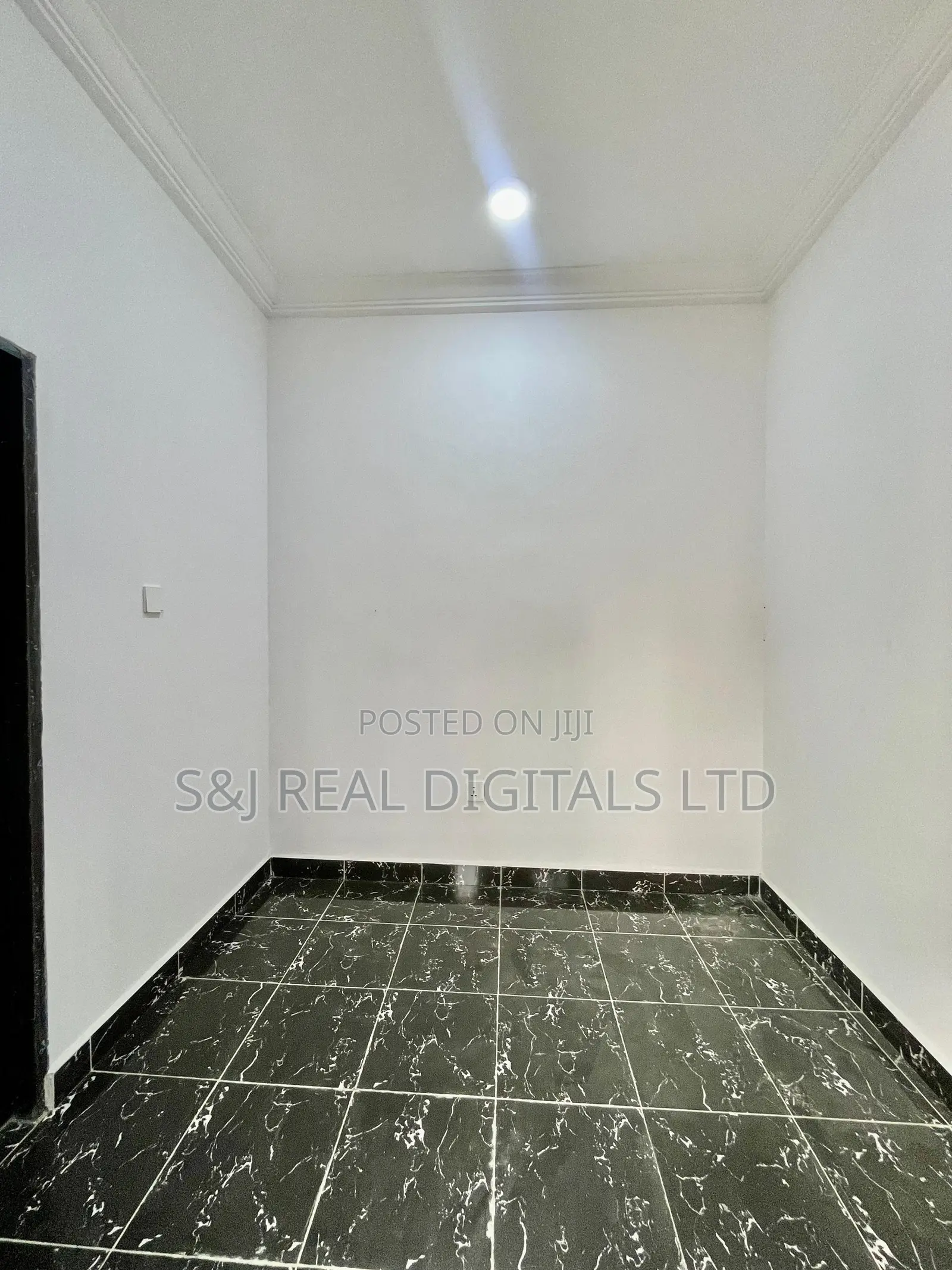 Solidly Built Commercial Plaza in Dawaki