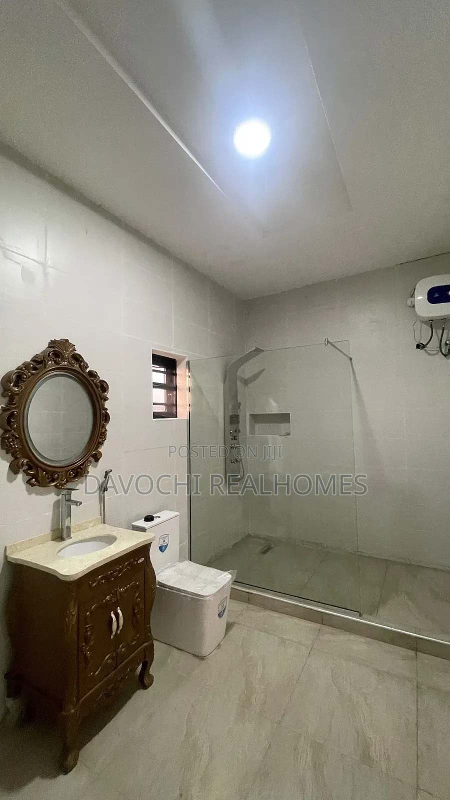 6bdrm Duplex in Chevron for rent in Chevron