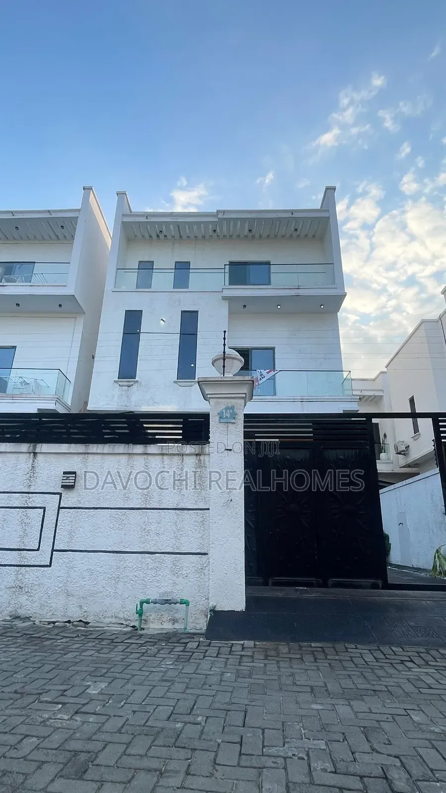 6bdrm Duplex in Chevron for rent in Chevron