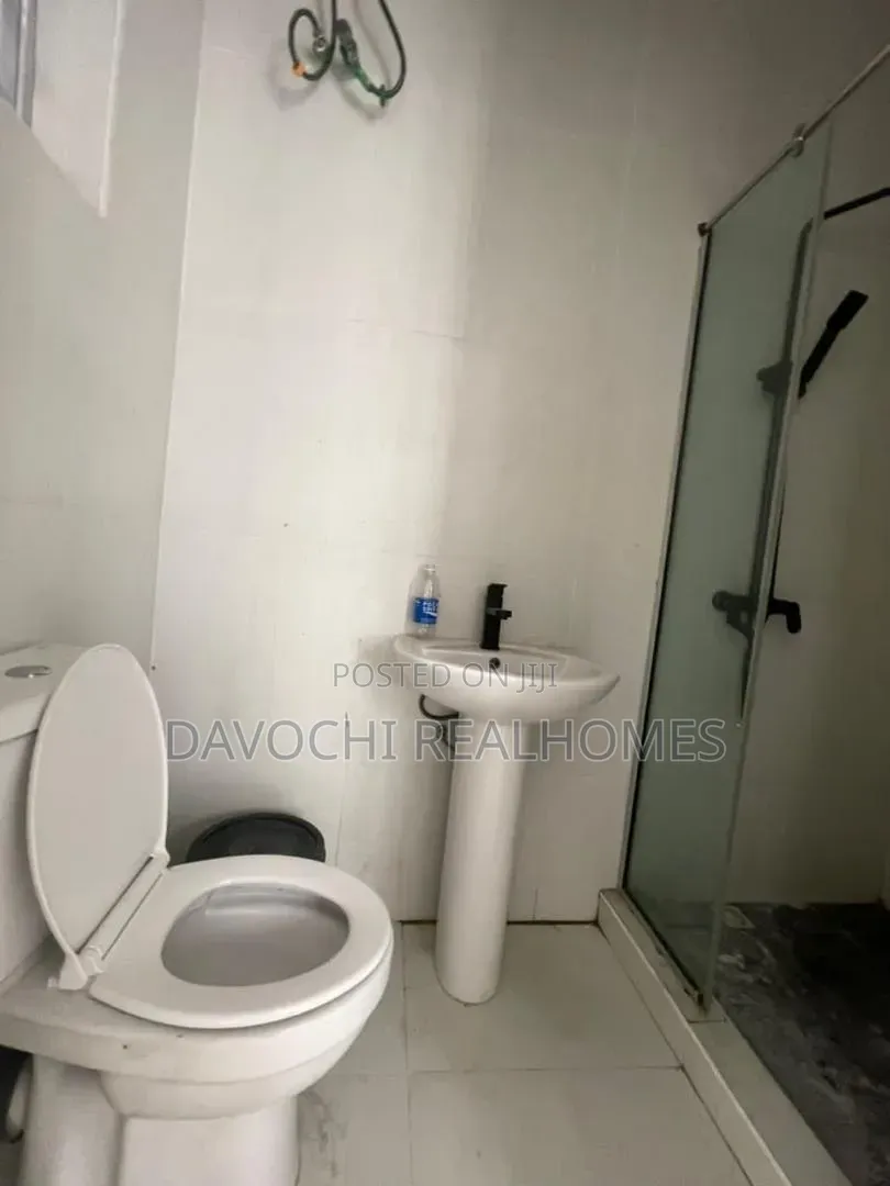 5bdrm Duplex in Osapa london for rent in Osapa london