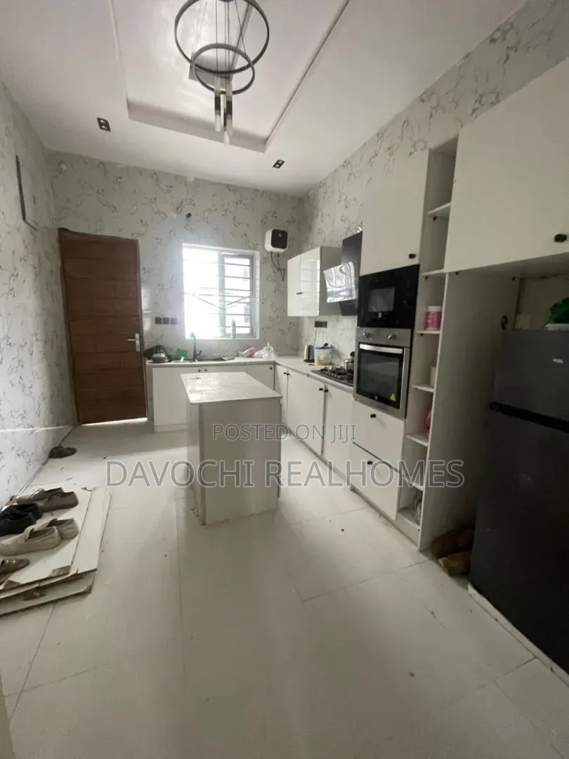 5bdrm Duplex in Osapa london for rent in Osapa london