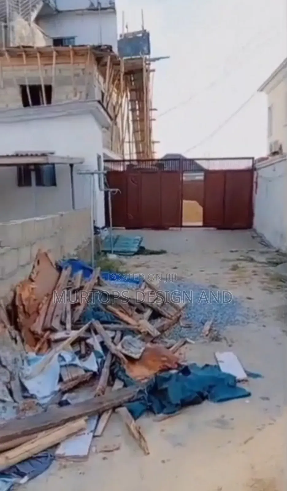 200sqm Land Behind a Building for Long Lease at Ilasan Inside an Est. in Ilasan