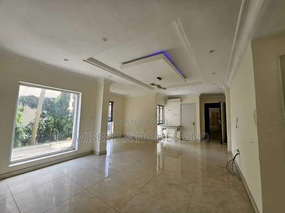 2bdrm Apartment in Lekki Phase 1 for rent in Lekki Phase 1