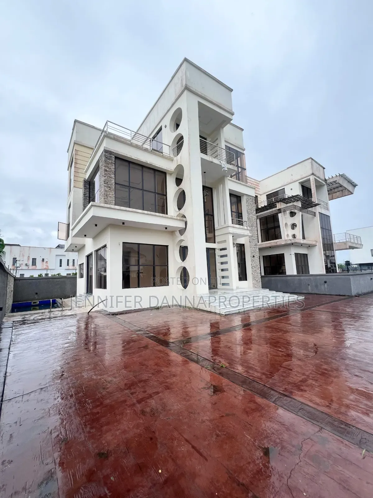 4bdrm Duplex in Lekki Phase 2 for sale in Lekki Phase 2
