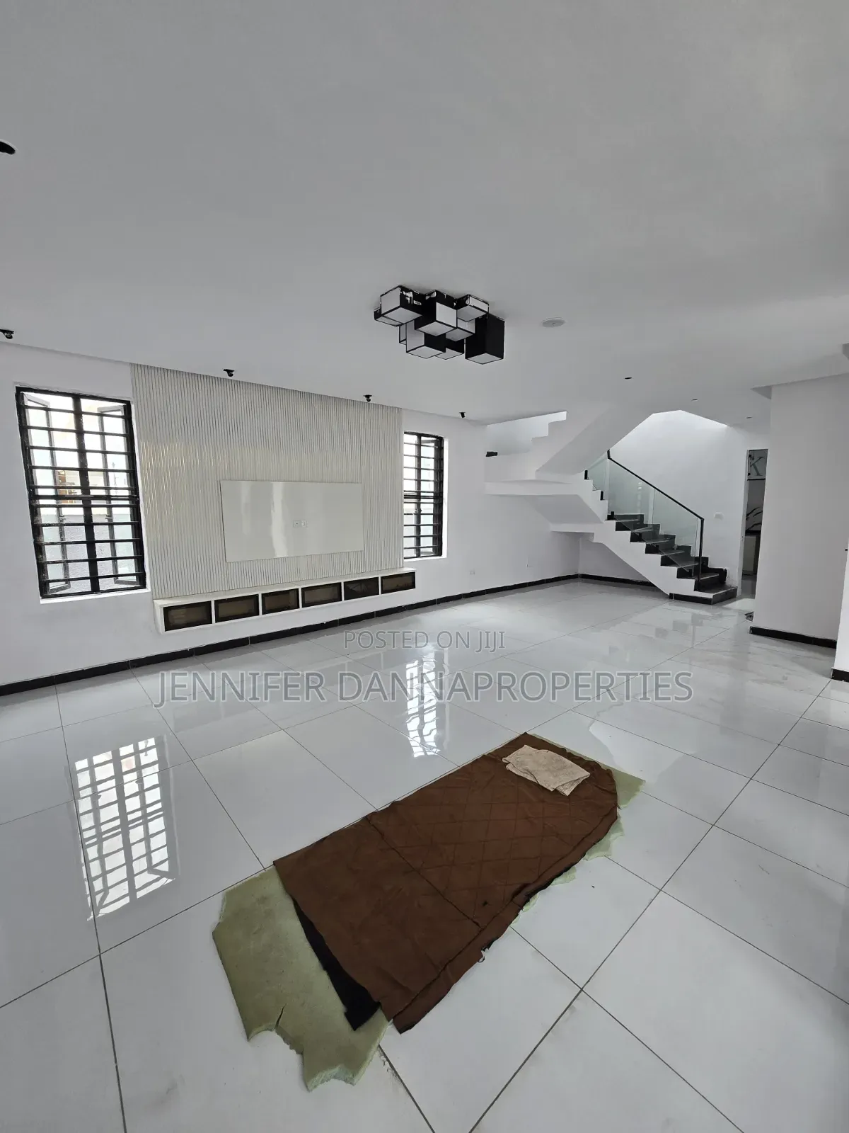 5bdrm Duplex in Sangotedo for sale in Sangotedo