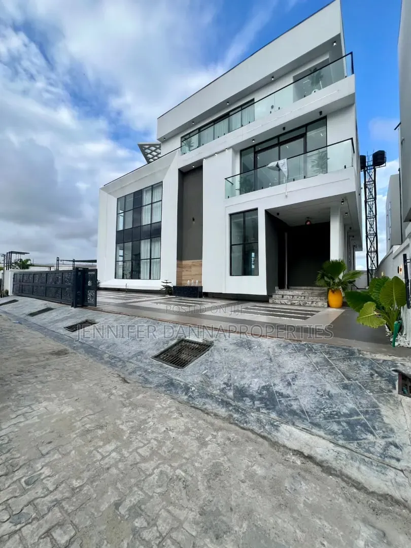 5bdrm Duplex in Chevron for sale in Chevron