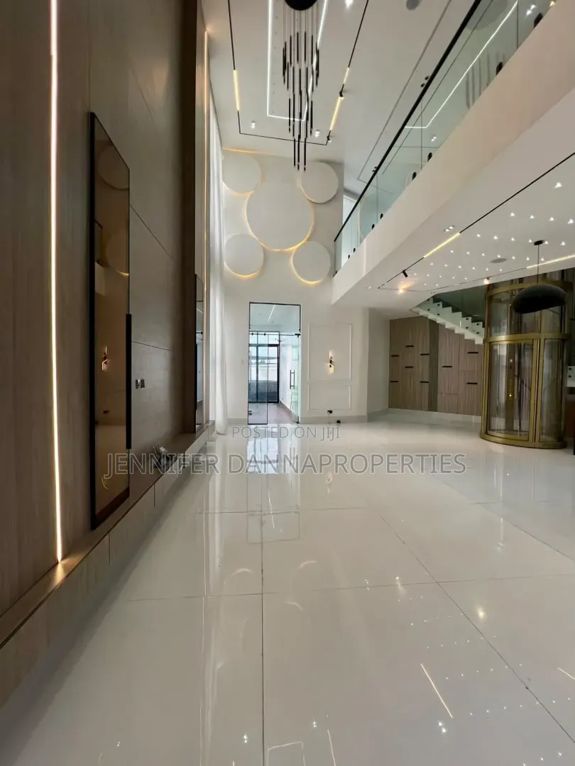 5bdrm Duplex in Chevron for sale in Chevron