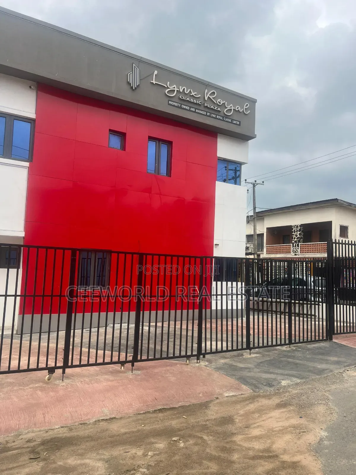 Spacious Open Plan Office Space at Challenge Ibadan in CHallenge / Ibadan