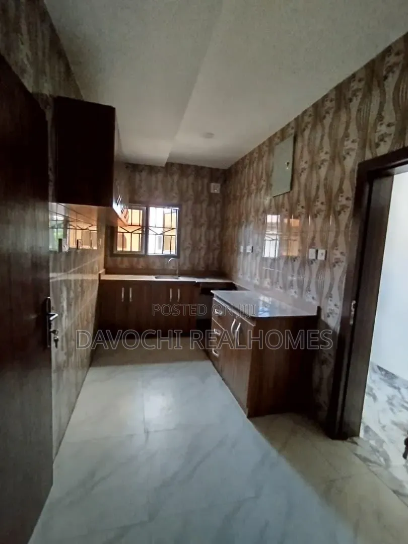 6bdrm Duplex in Lekki Phase 1 for rent in Lekki Phase 1