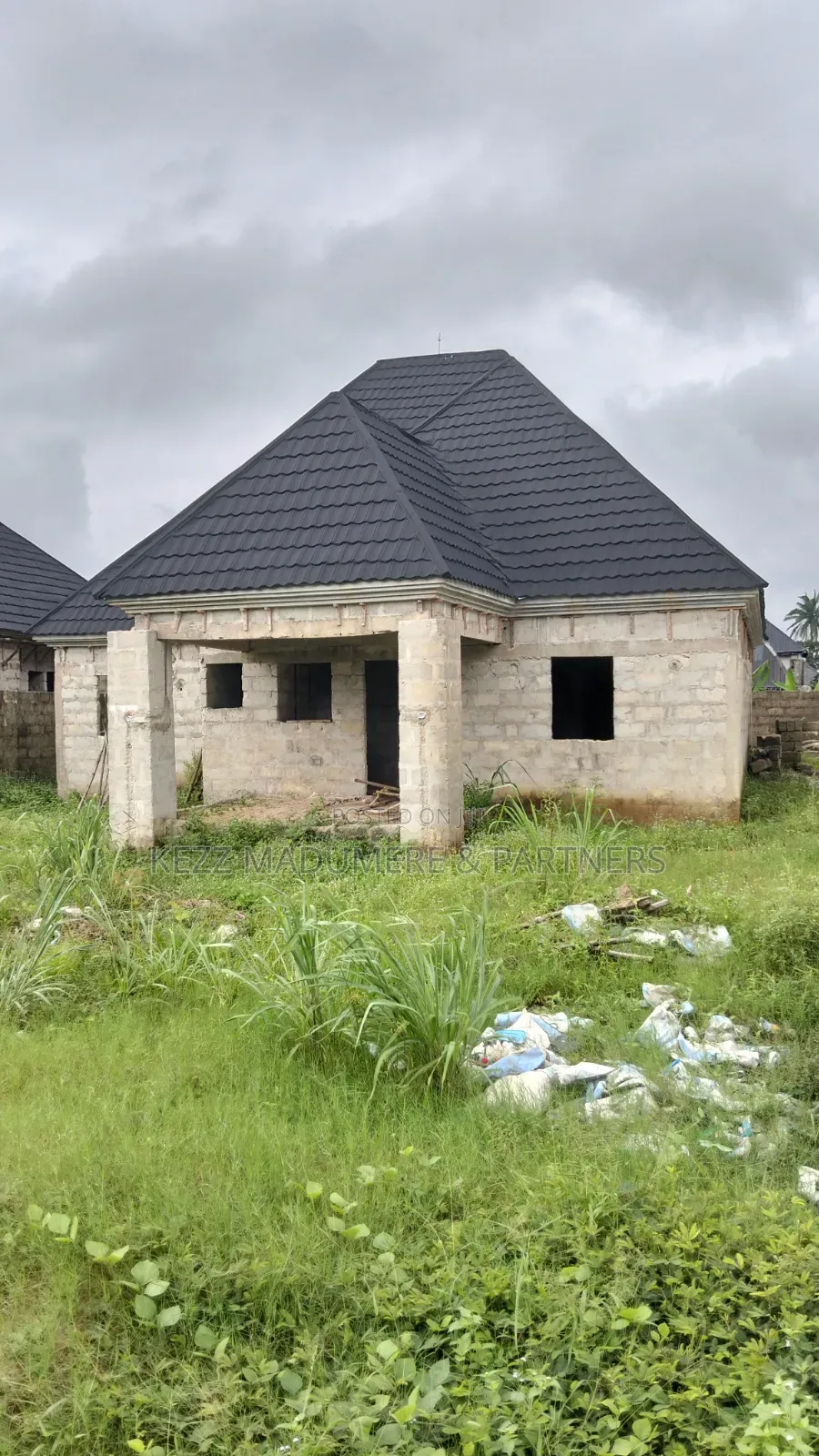 4bdrm Bungalow in Ehimiri Housing for sale in Umuahia