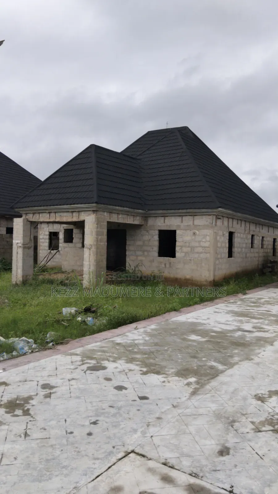 4bdrm Bungalow in Ehimiri Housing for sale in Umuahia