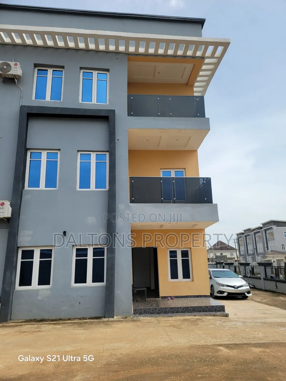 4bdrm Duplex in Dape Lifecamp, Mbora for sale in Mbora