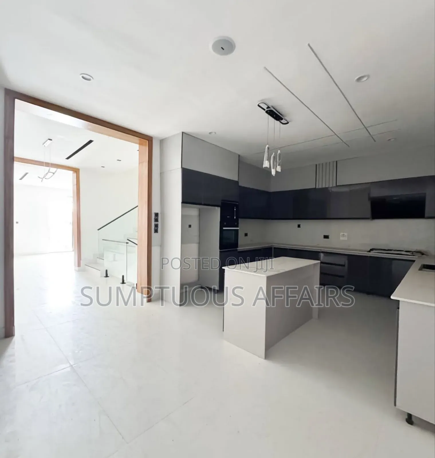 4bdrm Townhouse/Terrace in Chevron, Idado for sale in Idado